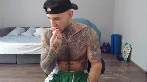 mr_nobody313 online show from 02-24-25, 08:06