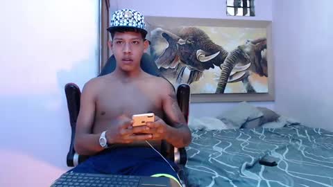 mr_stiven_ online show from 03-06-25, 06:41