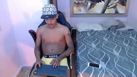 mr_stiven_ online show from 03-08-25, 03:06