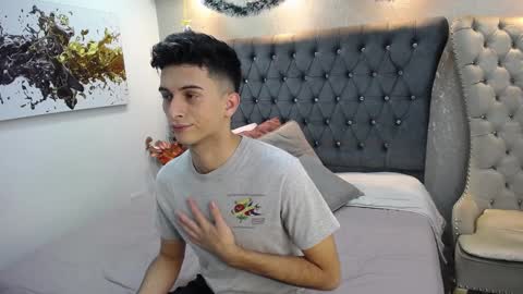 Snapshot of mr_williseo chatting on 12-25-24, 05:37 williseo online show from 12-25-24, 05:37