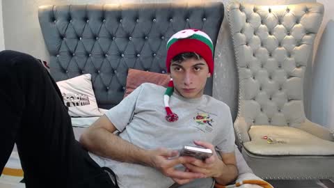 Snapshot of mr_williseo chatting on 12-25-24, 11:42 williseo online show from 12-25-24, 11:42