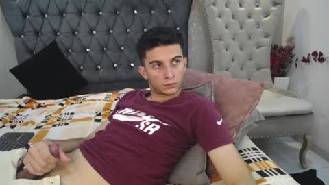 Snapshot of mr_williseo chatting on 02-28-25, 11:12 williseo online show from 02-28-25, 11:12