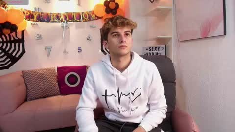 Snapshot of mr_williseo chatting on 10-12-25, 07:24 williseo online show from 10-12-25, 07:24