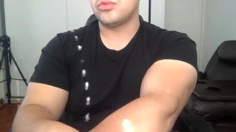 Snapshot of mrbree chatting on 12-29-24, 05:44 Mr Bree online show from 12-29-24, 05:44