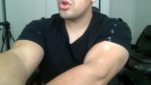 Snapshot of mrbree chatting on 01-06-25, 09:22 Mr Bree online show from 01-06-25, 09:22