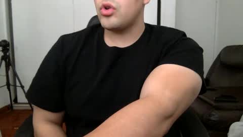 Snapshot of mrbree chatting on 03-08-25, 10:45 Mr Bree online show from 03-08-25, 10:45