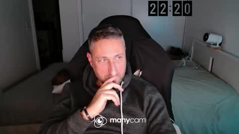 mrdr0o0o online show from 12-14-25, 09:19