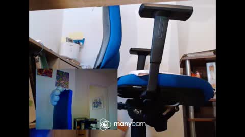 Snapshot of mrduplo1975 chatting on 06-22-26, 06:05 MrJohnsen1975 online show from 06-22-26, 06:05