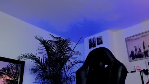 MrFrank. online show from 12-27-24, 03:04