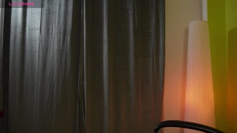 Snapshot of mrgreeneyes01 chatting on 01-29-25, 05:13 juan luis online show from 01-29-25, 05:13