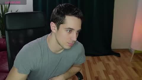 Snapshot of mrgreeneyes01 chatting on 03-06-25, 03:56 juan luis online show from 03-06-25, 03:56