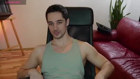 Snapshot of mrgreeneyes01 chatting on 03-11-25, 02:29 juan luis online show from 03-11-25, 02:29