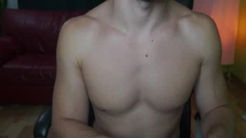 Snapshot of mrgreeneyes01 chatting on 09-13-25, 06:46 juan luis online show from 09-13-25, 06:46