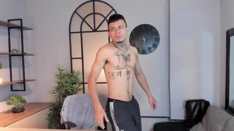 Snapshot of mrjustin_ chatting on 10-20-25, 08:09 mrjustin_ online show from 10-20-25, 08:09