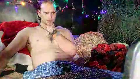 Snapshot of mrkinksized chatting on 12-25-24, 06:52 MrKinkSized online show from 12-25-24, 06:52