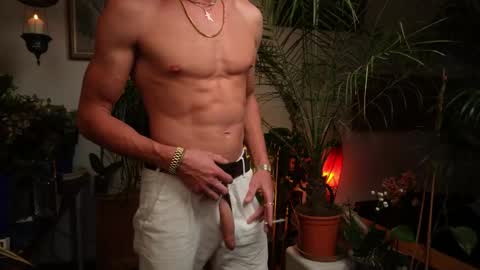 Snapshot of mrlong23cm chatting on 09-14-25, 10:42 Mr Long online show from 09-14-25, 10:42