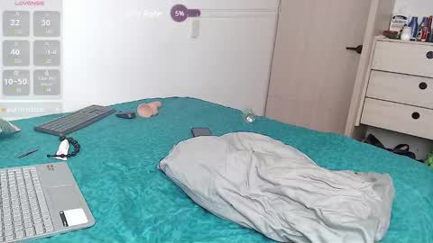 Snapshot of mrmickke chatting on 03-05-25, 06:45 INDEPENDT MODEL - Twitter mrmickke online show from 03-05-25, 06:45