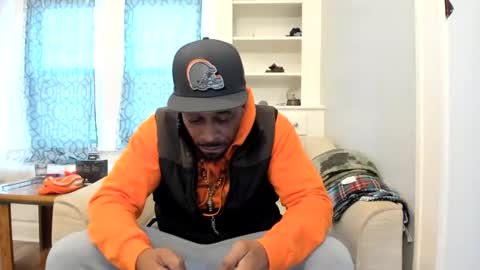 Snapshot of mromg007 chatting on 12-29-24, 06:49 mromg007 online show from 12-29-24, 06:49