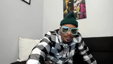 Snapshot of mromg007 chatting on 02-08-25, 06:12 mromg007 online show from 02-08-25, 06:12