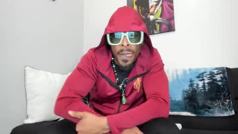 Snapshot of mromg007 chatting on 02-14-25, 01:18 mromg007 online show from 02-14-25, 01:18