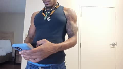 Snapshot of mromg007 chatting on 10-08-25, 02:42 mromg007 online show from 10-08-25, 02:42