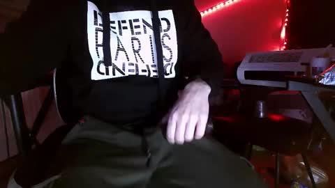 Snapshot of mrrogu3 chatting on 11-24-25, 11:04 MrRogue online show from 11-24-25, 11:04