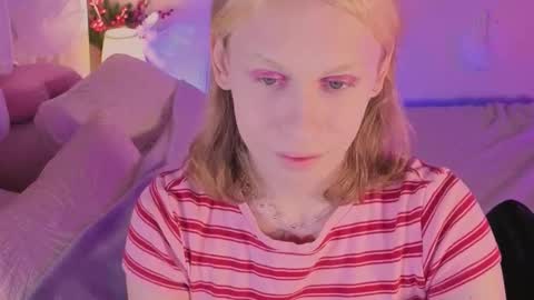 Barbie online show from 12-21-25, 01:40