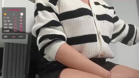 Snapshot of mrscummings chatting on 12-16-25, 02:55 C online show from 12-16-25, 02:55