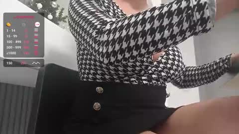 Snapshot of mrscummings chatting on 01-06-26, 02:43 C online show from 01-06-26, 02:43