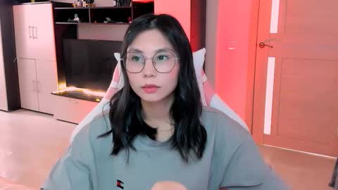 ms_emily_ online show from 10-11-25, 09:30