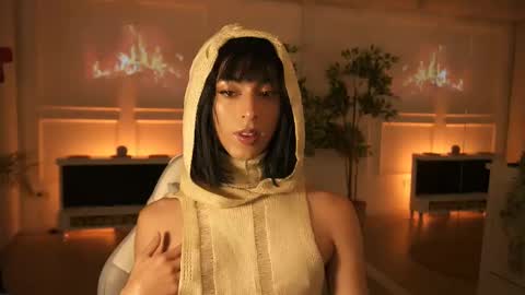 Snapshot of ms_lawless chatting on 03-04-25, 12:50 Samantha online show from 03-04-25, 12:50