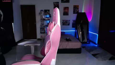 Manuela3 online show from 10-29-25, 05:58