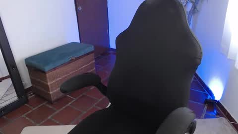 Sofia online show from 10-17-25, 03:58