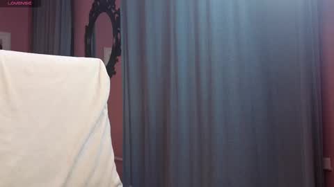 Lina  Help me to reach 100 thumbs up  online show from 10-30-25, 12:28