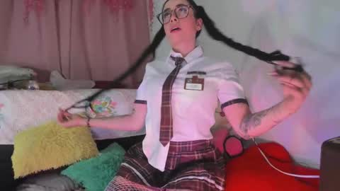 Chloe new account online show from 10-30-25, 10:43