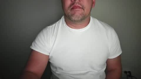 Snapshot of mtman5 chatting on 11-25-25, 04:34 mtman5 online show from 11-25-25, 04:34