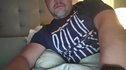 Snapshot of mtman5 chatting on 12-16-25, 01:21 mtman5 online show from 12-16-25, 01:21