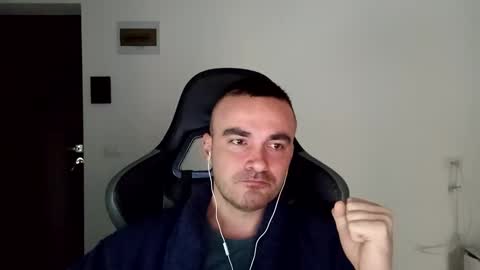 Victor online show from 01-17-25, 07:41