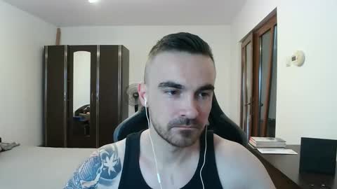 Snapshot of mu5clemania chatting on 12-22-25, 06:43 Victor online show from 12-22-25, 06:43