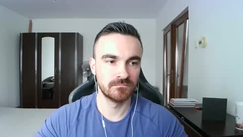 Snapshot of mu5clemania chatting on 01-12-26, 08:08 Victor online show from 01-12-26, 08:08