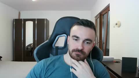 Snapshot of mu5clemania chatting on 01-15-26, 07:35 Victor online show from 01-15-26, 07:35