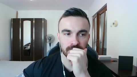 Snapshot of mu5clemania chatting on 01-16-26, 07:45 Victor online show from 01-16-26, 07:45