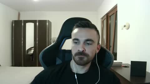 Snapshot of mu5clemania chatting on 01-16-26, 07:51 Victor online show from 01-16-26, 07:51