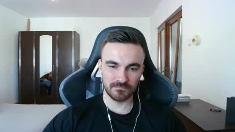 Snapshot of mu5clemania chatting on 02-01-26, 10:03 Victor online show from 02-01-26, 10:03