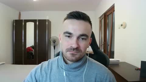 Snapshot of mu5clemania chatting on 02-06-26, 08:18 Victor online show from 02-06-26, 08:18