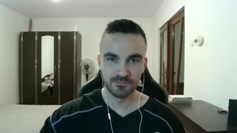 Snapshot of mu5clemania chatting on 02-08-26, 08:45 Victor online show from 02-08-26, 08:45