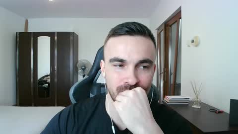 Snapshot of mu5clemania chatting on 02-12-26, 10:32 Victor online show from 02-12-26, 10:32