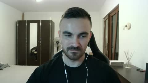 Snapshot of mu5clemania chatting on 02-13-26, 09:11 Victor online show from 02-13-26, 09:11