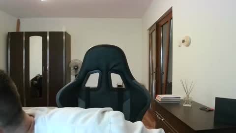 Snapshot of mu5clemania chatting on 02-15-26, 08:35 Victor online show from 02-15-26, 08:35