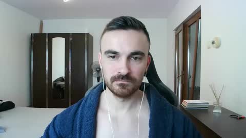 Snapshot of mu5clemania chatting on 02-17-26, 10:23 Victor online show from 02-17-26, 10:23